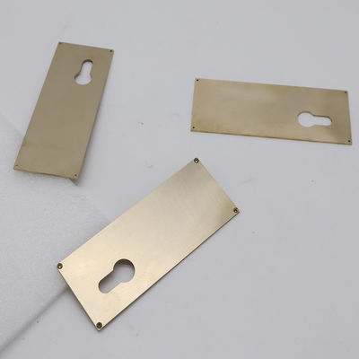 Parties d'usinage CNC métalliques personnalisées en laiton Tolérance de 0,01 mm
